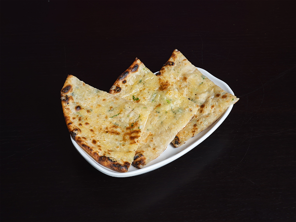 Cheese garlic naan