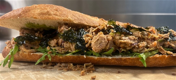DANNY'S Broodje Aziatische tonijn salade, 