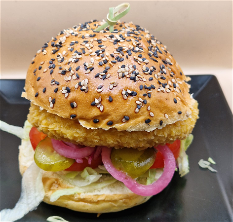 Crispy chicken burger Mediterranean style