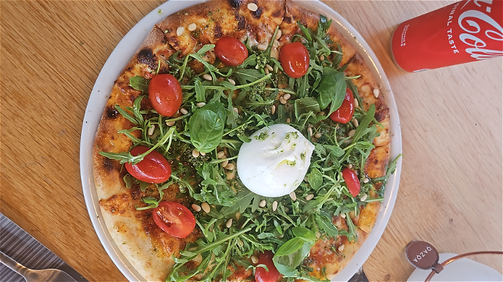 Pizza burata