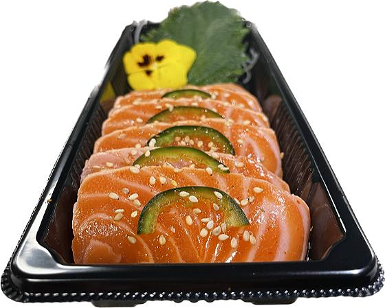 Flamed salmon sashimi