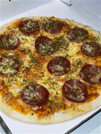 Pizza Halal Salami