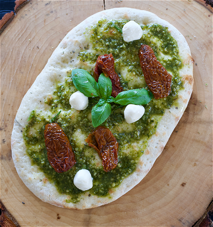 Focaccia Pesto & Pomodoro 