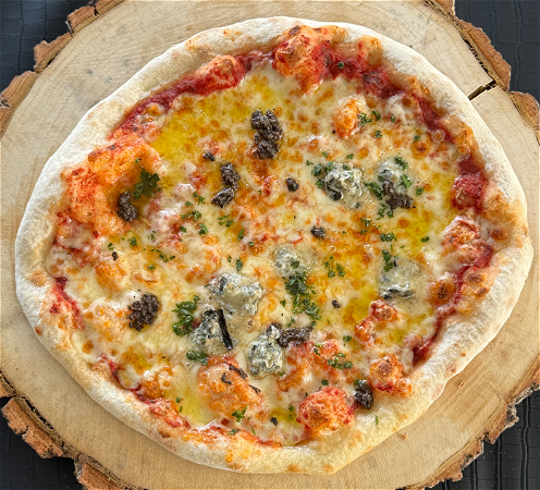 Pizza quattro formaggi       