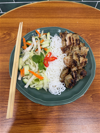 Bun Ga nuong (grilled chicken)