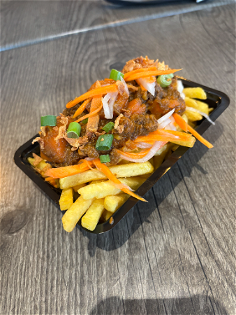 Loaded fries vietnamees stoofvlees 