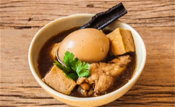 Palo Chicken (Thai Braised 5 Spices Chicken)