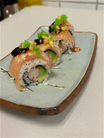 Sake mango roll