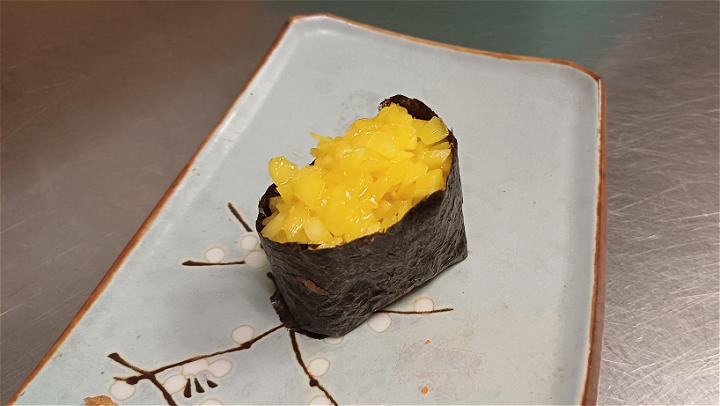 Mango Gunkan