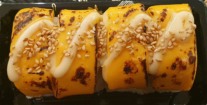 zalm & geflambeerd cheddar rol