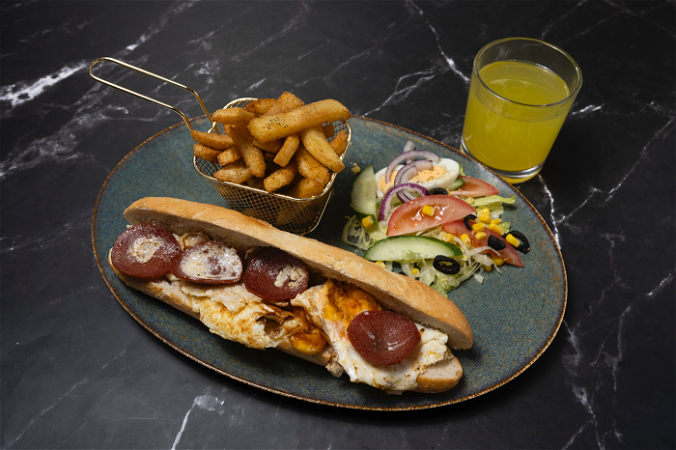 Baguette Sucuk Ei Menu