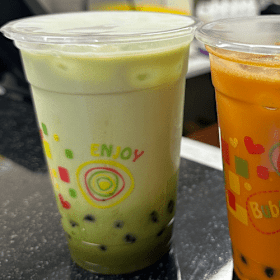 Hot matcha green milk tea