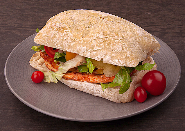 CIABATTA MET GEGRILDE KIPFILET