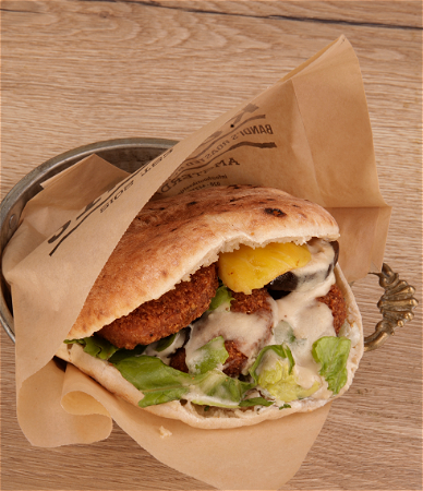 PITA FALAFEL MET MANGO