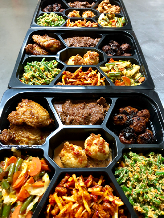 Kerstmenu Ira Dewi Deluxe (vanaf 2 pers.)