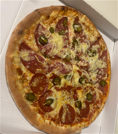 Pizza De Peperbus 