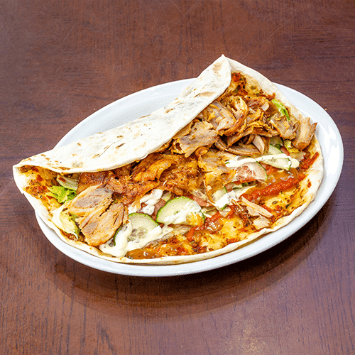 Turkse pizza met kipdöner