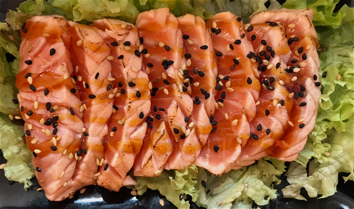 Flamed Sashimi Salmon (8st)