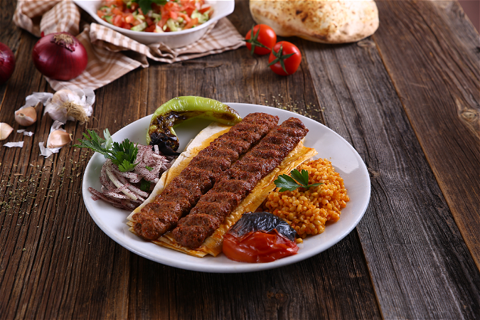 Adana kebab schotel