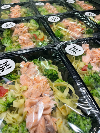 Tagliatelle met zalm en broccoli