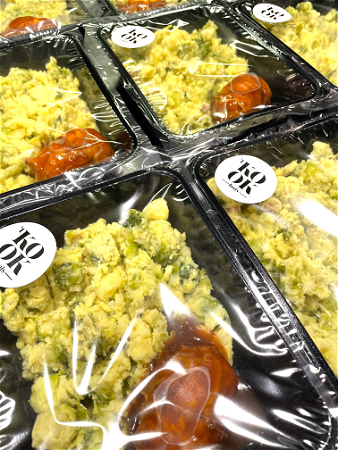 Spruitjes stamppot met jus en gehaktbal