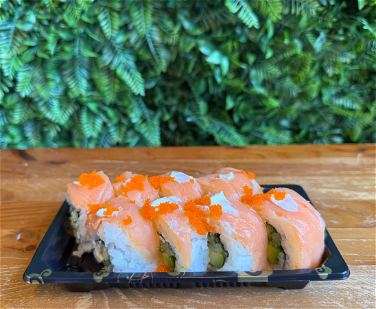 Smoked salmon Uramaki