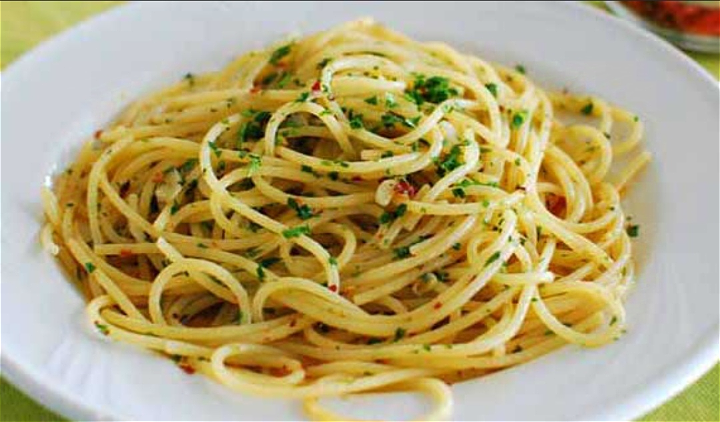 Spaghetti aglio olio peperoncino