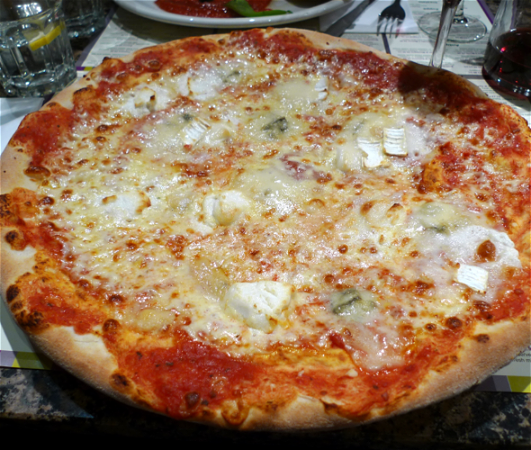 Pizza 4 formagio vier soorten kaas