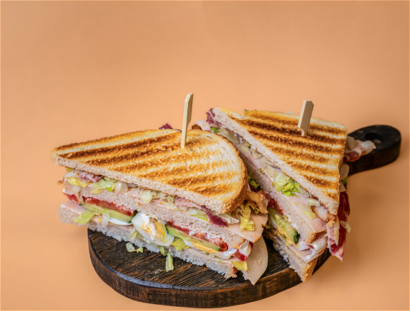 Club sandwich kip-bacon