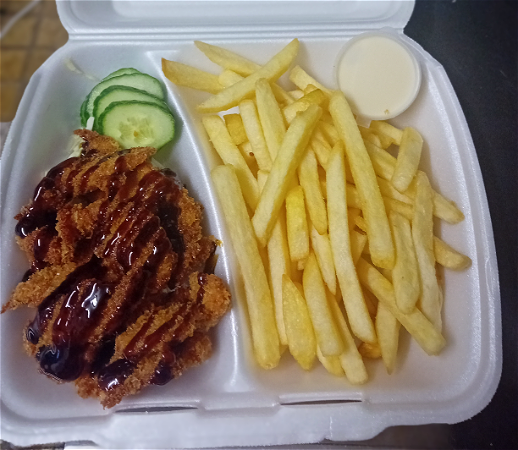 Fry chicken met patat