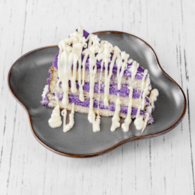 Zelfgemaakte violet taart