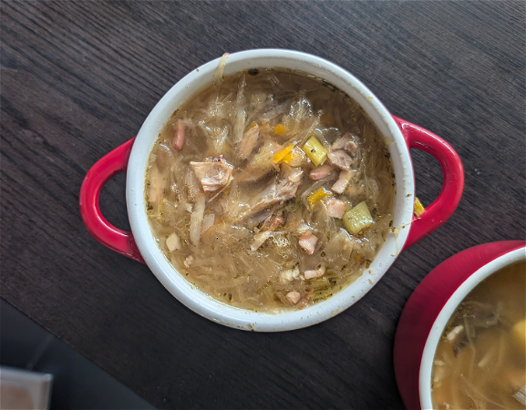 Grochowa z kiełbasą 