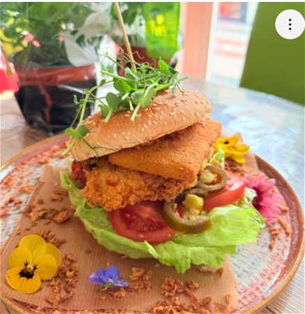 Burger drawala z chrupiącym kurczakiem