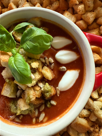 Zupa krem z pieczonej papryki i pomidorów 