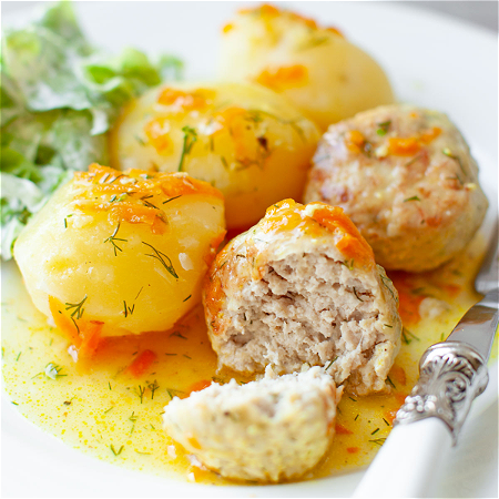 Klopsiki z indyka w sosie koperkowym