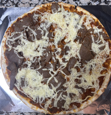 Lahmacun vlees sla en kaas