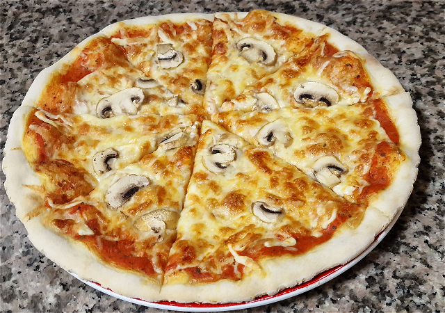 Pizza Funghi