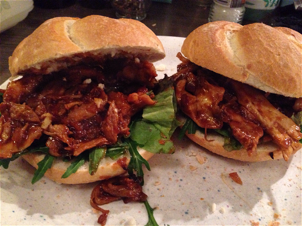 Broodje Pulled Chicken