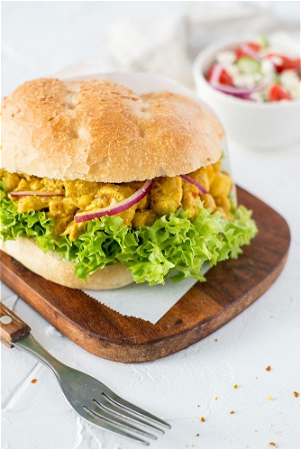 Broodjes Kip Kerrie salade