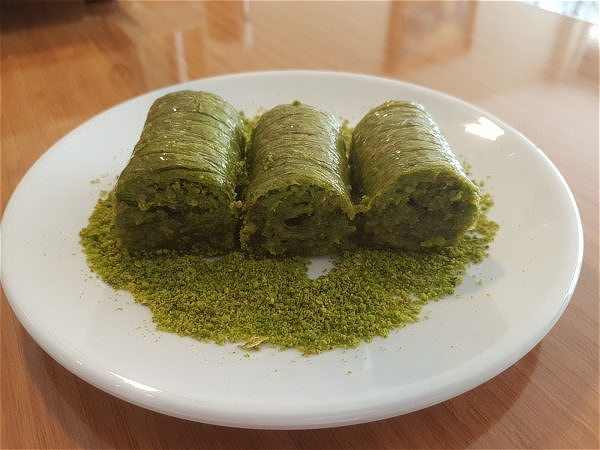 3 Pistache Baklava sticks