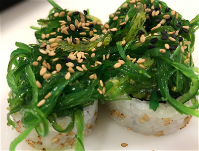 Uramaki veggie  seawead