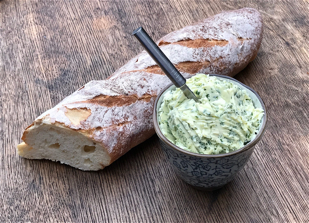 Stokbrood met kruidenboter