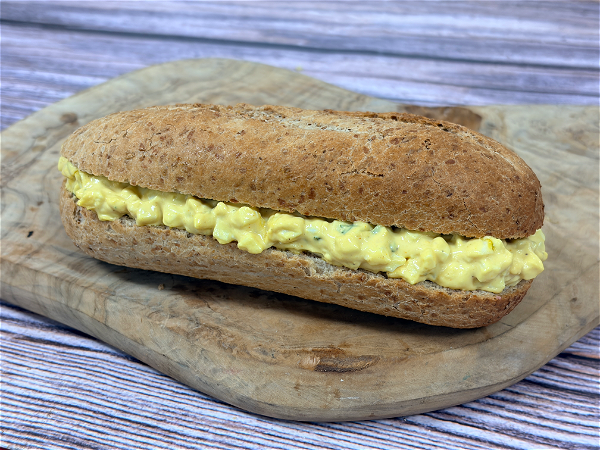 Broodje ei-bieslooksalade