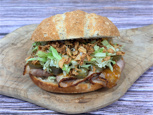 Broodje Porchetta BBQ