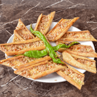 Tavuklu peynirli pide