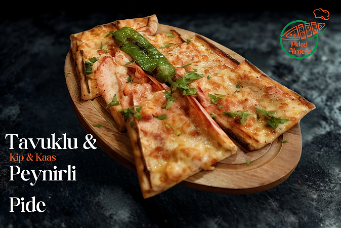 Tavuklu peynirli pide