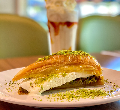 Baklava met ijs  (havuc dilimi )