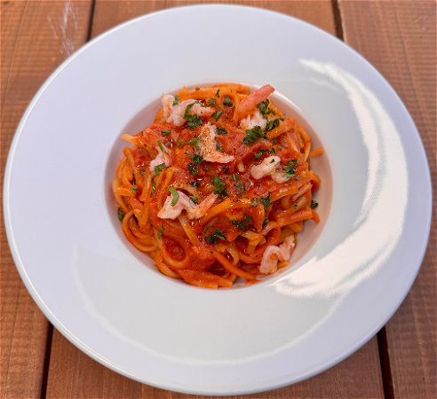 Linguine Prawns and cherry tomatoes