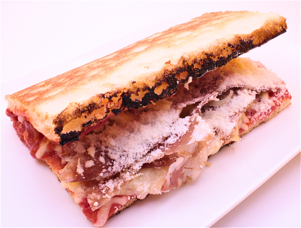 Pizza Sandwich Sarda 