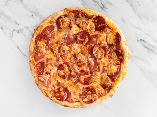 Pizza ham-salami-pepperoni